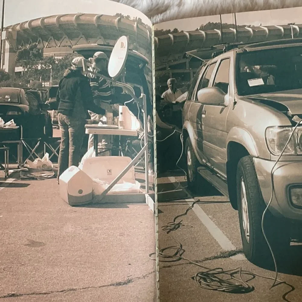 The Tailgating Cookbook: Recipes for the Big Game Day 2005‎